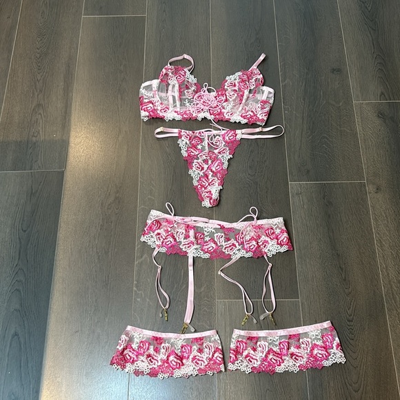 4-Piece Lace Mesh Babydoll Lingerie Set with Garter Belt Size L - Picture 8 of 12